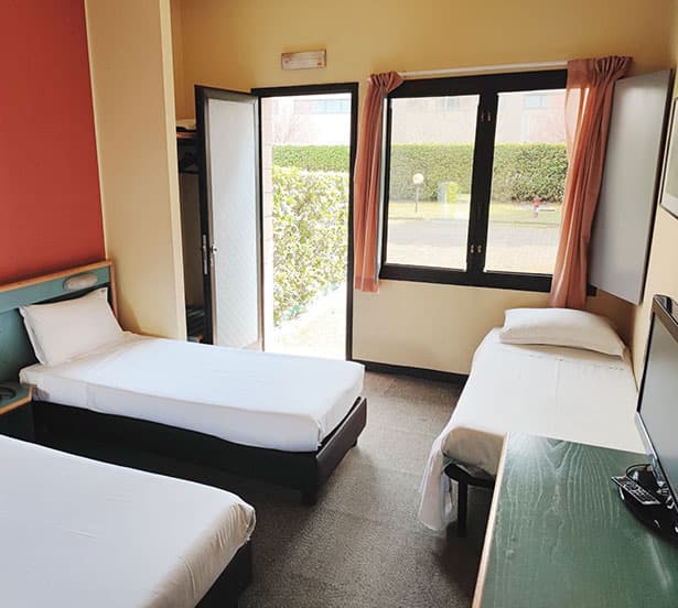 camera_stay_hotel_economy_02
